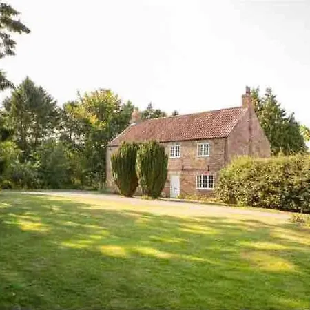Stunning 4 Bedroom Farm House Holiday home